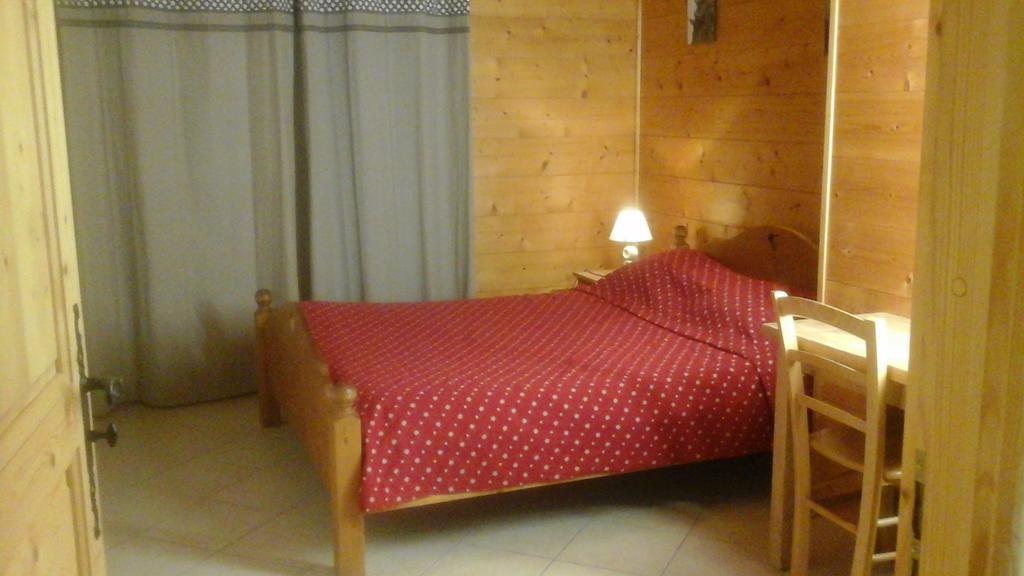 Chambre D'Hote La Petite Bergerie ลาชาเปล-ดาบงด็องซ์ ภายนอก รูปภาพ